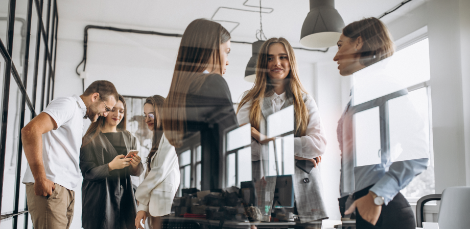 Дефіцит кадрів у 2026: чому компанії знижують вимоги і що це означає для кандидатів?